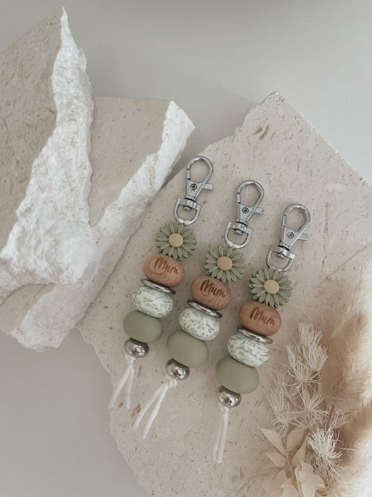 Sage Green Daisy Keychain “Mum”